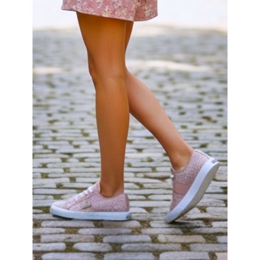 G by Guess Shoes Womens 8.5 M Tannur 3 Sneakers Pink Canvas Round Toe Lace Up - Picture 4 of 15